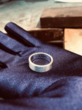 Load image into Gallery viewer, Thumbprint Silver Ring