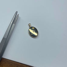 Load image into Gallery viewer, Locket Spirit Name, Gold Necklace VS Diamonds